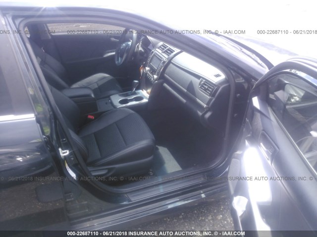 4T1BF1FK6DU227550 - 2013 TOYOTA CAMRY L/SE/LE/XLE 黑色 照片 5