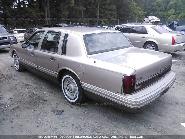 1LNLM82W3PY774025 - 1993 LINCOLN TOWN CAR SIGNATURE/JACK NICKLAUS BEIGE photo 3