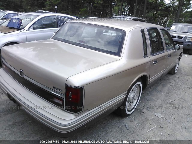 1LNLM82W3PY774025 - 1993 LINCOLN TOWN CAR SIGNATURE/JACK NICKLAUS BEIGE photo 4