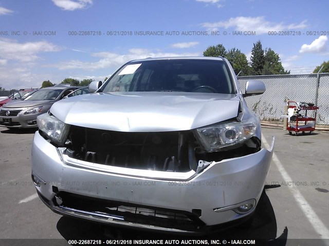 5TDDK3EH8DS190564 - 2013 TOYOTA HIGHLANDER LIMITED SILVER photo 6