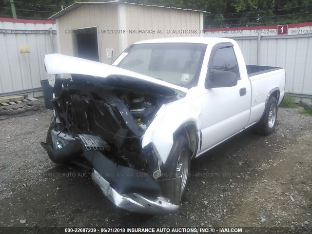 3GCEC14X56G144724 - 2006 CHEVROLET SILVERADO C1500 WHITE photo 2