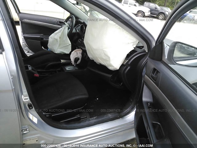 JA32U2FU6FU004198 - 2015 MITSUBISHI LANCER ES SILVER photo 5