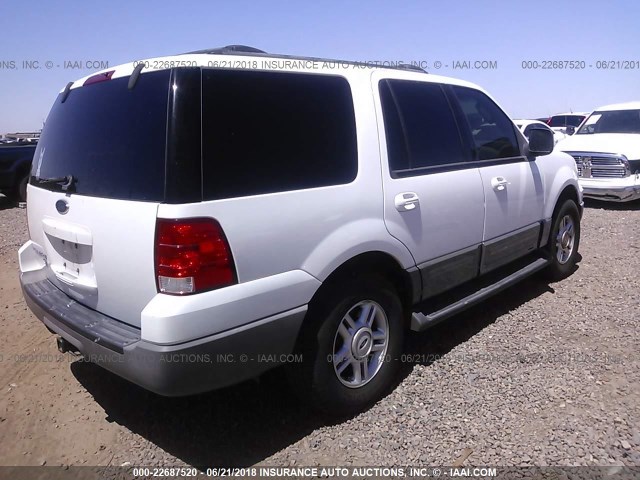 1FMRU15W43LC51617 - 2003 FORD EXPEDITION XLT WHITE photo 4