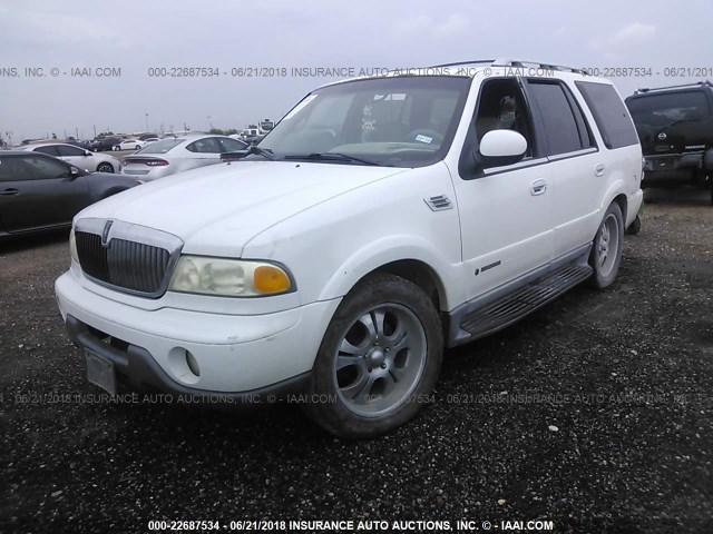5LMEU27R21LJ25665 - 2001 LINCOLN NAVIGATOR WHITE photo 2