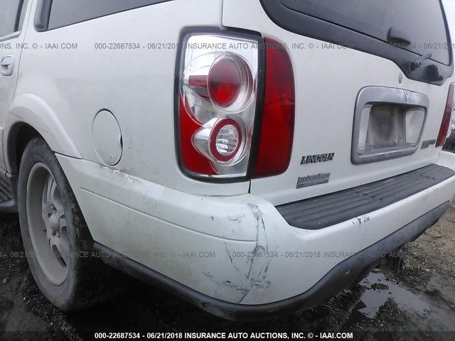 5LMEU27R21LJ25665 - 2001 LINCOLN NAVIGATOR WHITE photo 6