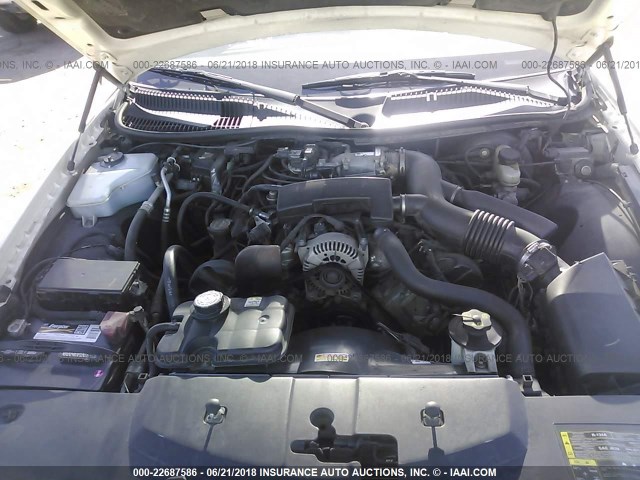 1LNHM81W53Y697255 - 2003 LINCOLN TOWN CAR EXECUTIVE Кремовый фото 10