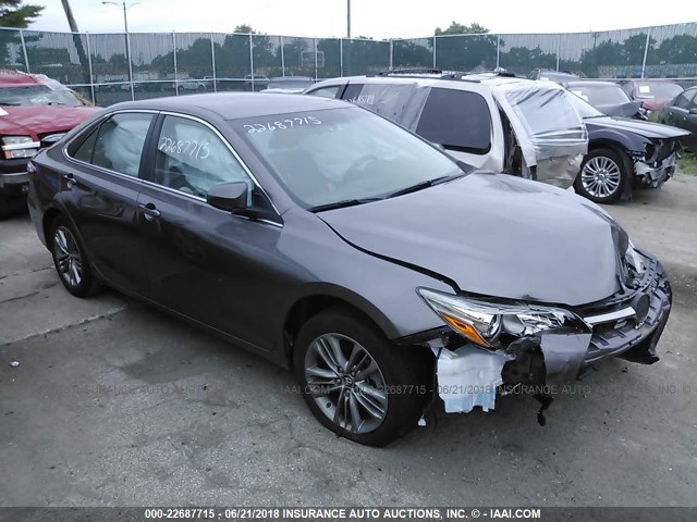 4T1BF1FK3GU614965 - 2016 TOYOTA CAMRY LE/XLE/SE/XSE GRAY photo 1