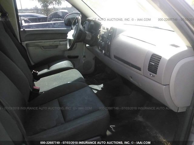 1GCRCPE08DZ176747 - 2013 CHEVROLET SILVERADO C1500 GRAY photo 5