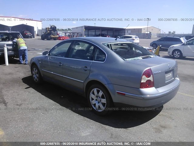 WVWRH63B51P275713 - 2001 VOLKSWAGEN PASSAT GLX 灰色 照片 3