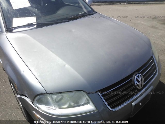 WVWRH63B51P275713 - 2001 VOLKSWAGEN PASSAT GLX 灰色 照片 6