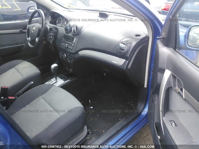 KL1TD66E49B370268 - 2009 CHEVROLET AVEO LS/LT BLUE photo 5