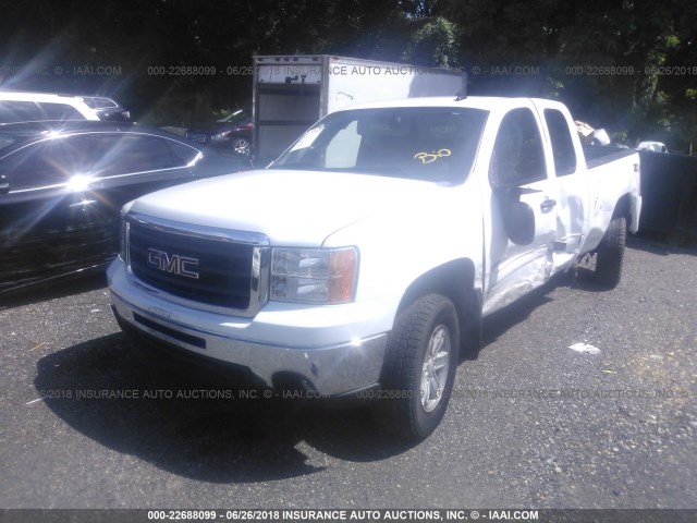 1GTR2VE30BZ423404 - 2011 GMC SIERRA K1500 SLE WHITE photo 2