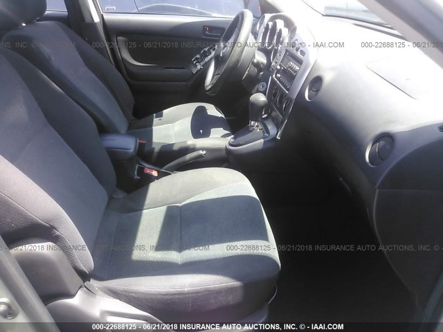 2T1KR32E43C142645 - 2003 TOYOTA COROLLA MATRIX XR SILVER photo 5