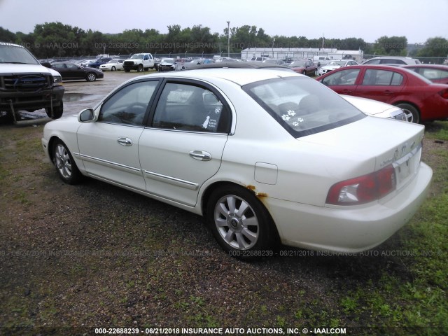 KNAGD128855432029 - 2005 KIA OPTIMA LX/EX WHITE photo 3