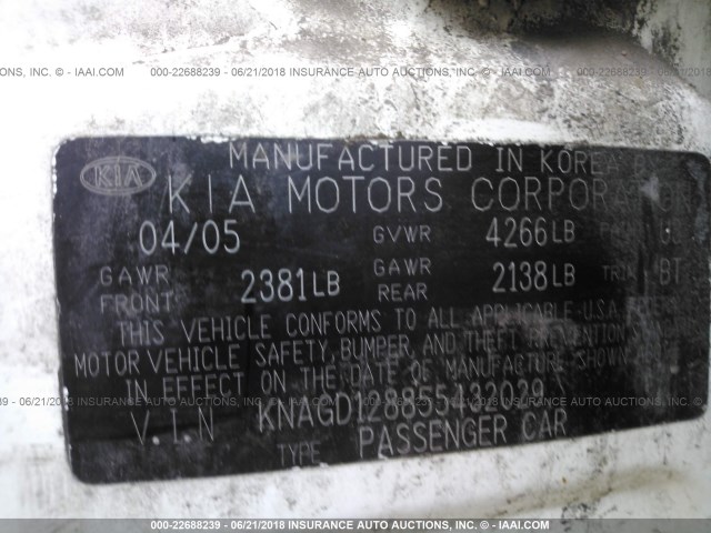 KNAGD128855432029 - 2005 KIA OPTIMA LX/EX WHITE photo 9