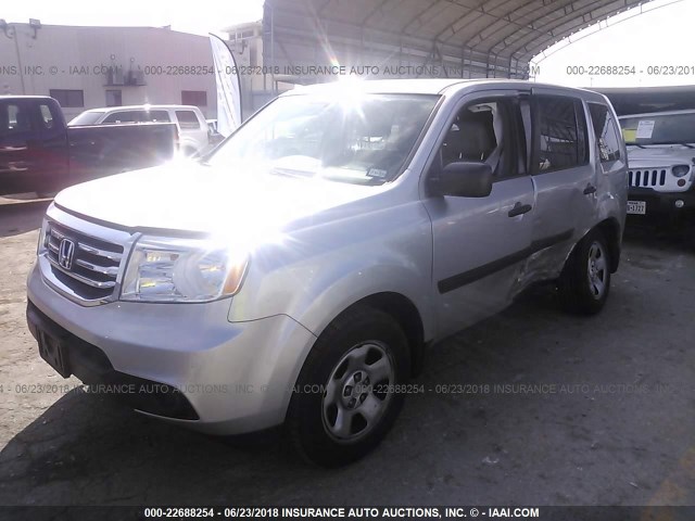 5FNYF3H28DB006984 - 2013 HONDA PILOT LX SILVER photo 2