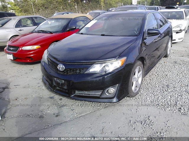 4T1BF1FK4DU676256 - 2013 TOYOTA CAMRY L/SE/LE/XLE მწვანე ფოტო 2