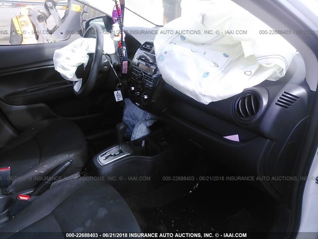 ML32F3FJ8HHF09233 - 2017 MITSUBISHI MIRAGE G4 ES თეთრი ფოტო 5