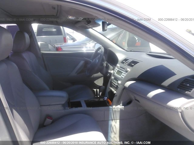 4T1BE46K08U259033 - 2008 TOYOTA CAMRY CE/LE/XLE/SE SILVER photo 5