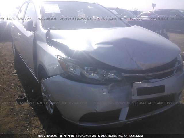 KNAFU4A27B5406463 - 2011 KIA FORTE EX SILVER photo 6