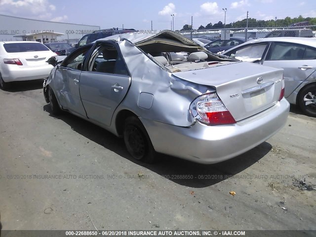 4T1BE32K64U370051 - 2004 TOYOTA CAMRY LE/XLE/SE SILVER photo 3