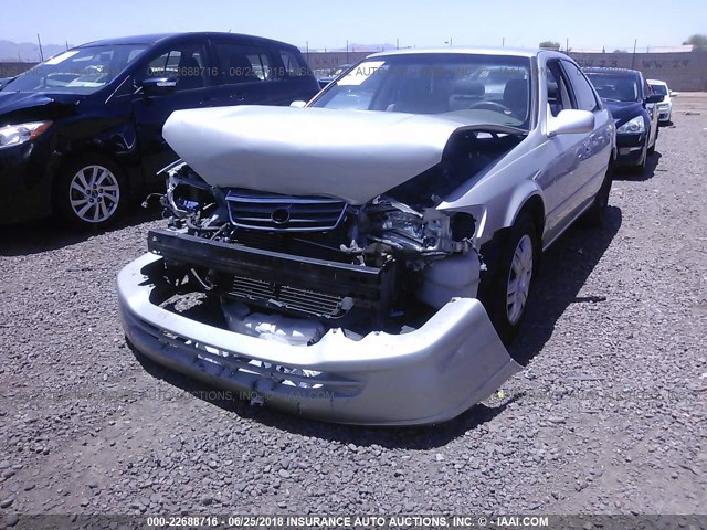 JT2BG22K0Y0530875 - 2000 TOYOTA CAMRY CE/LE/XLE SILVER photo 6