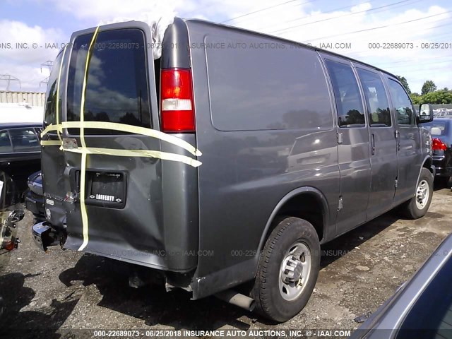 1GCWGFCA5C1201582 - 2012 CHEVROLET EXPRESS G2500  GRAY photo 4