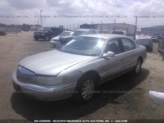 1LNHM97V22Y683428 - 2002 LINCOLN CONTINENTAL  Күміс фото 2
