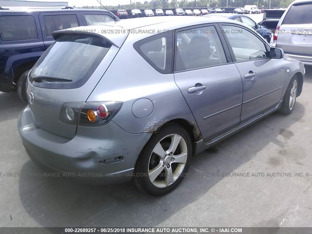 JM1BK343241142861 - 2004 MAZDA 3 HATCHBACK GRAY photo 4