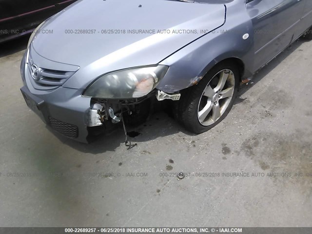 JM1BK343241142861 - 2004 MAZDA 3 HATCHBACK GRAY photo 6