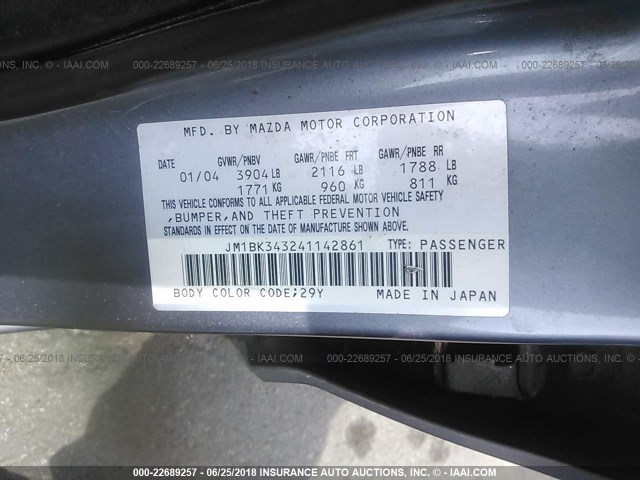 JM1BK343241142861 - 2004 MAZDA 3 HATCHBACK GRAY photo 9