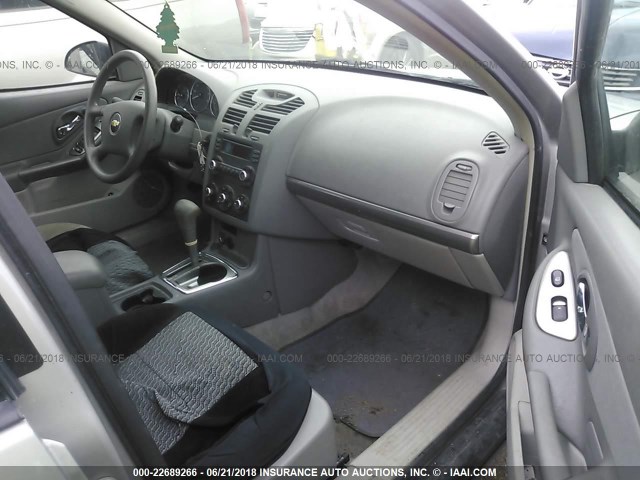1G1ZS58F67F311097 - 2007 CHEVROLET MALIBU LS SILVER photo 5