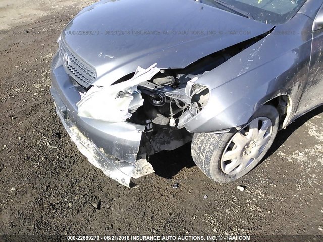 2T1KR32E26C618668 - 2006 TOYOTA COROLLA MATRIX XR GRAY photo 6