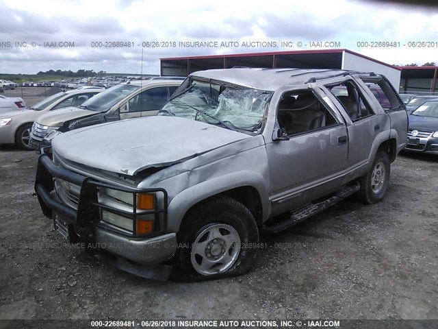 1GNEK13R8YR167334 - 2000 CHEVROLET TAHOE K1500 SILVER photo 2