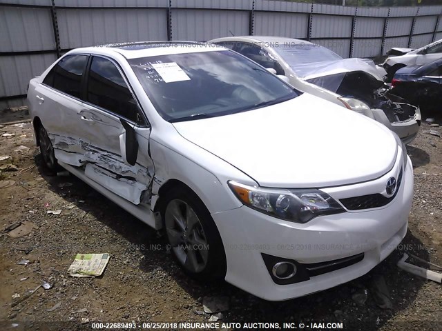 4T1BF1FKXEU762639 - 2014 TOYOTA CAMRY L/SE/LE/XLE WHITE photo 1