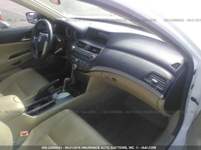 1HGCP2F64CA236666 - 2012 HONDA ACCORD SE WHITE photo 5