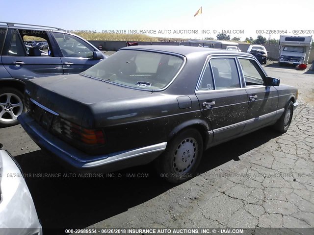 WDBCA24D4MA573209 - 1991 MERCEDES-BENZ 300 SE GRAY photo 4