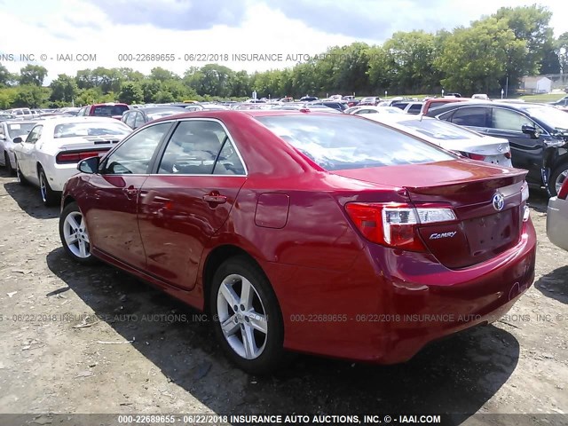 4T1BF1FK4EU835634 - 2014 TOYOTA CAMRY L/SE/LE/XLE RED photo 3