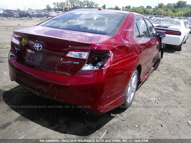 4T1BF1FK4EU835634 - 2014 TOYOTA CAMRY L/SE/LE/XLE RED photo 4