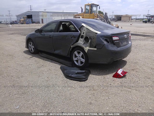 4T1BF1FKXCU040813 - 2012 TOYOTA CAMRY SE/LE/XLE 灰色 照片 3
