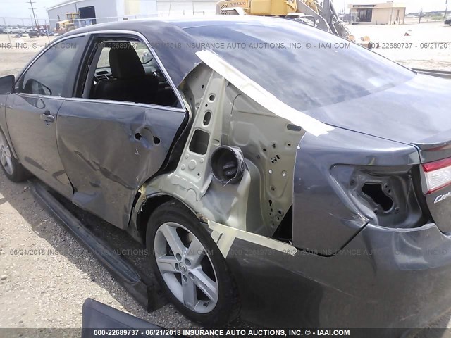 4T1BF1FKXCU040813 - 2012 TOYOTA CAMRY SE/LE/XLE 灰色 照片 6