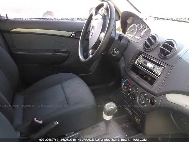 KL1TD56648B121163 - 2008 CHEVROLET AVEO LS BLACK photo 5