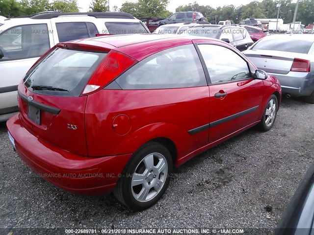 3FAFP31313R117886 - 2003 FORD FOCUS ZX3 RED photo 4