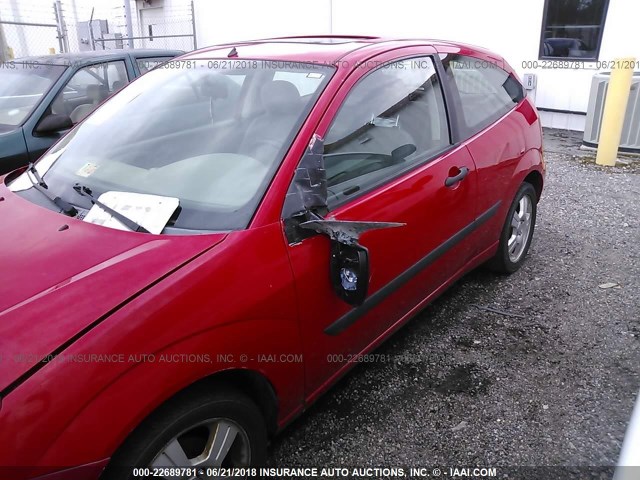 3FAFP31313R117886 - 2003 FORD FOCUS ZX3 RED photo 6
