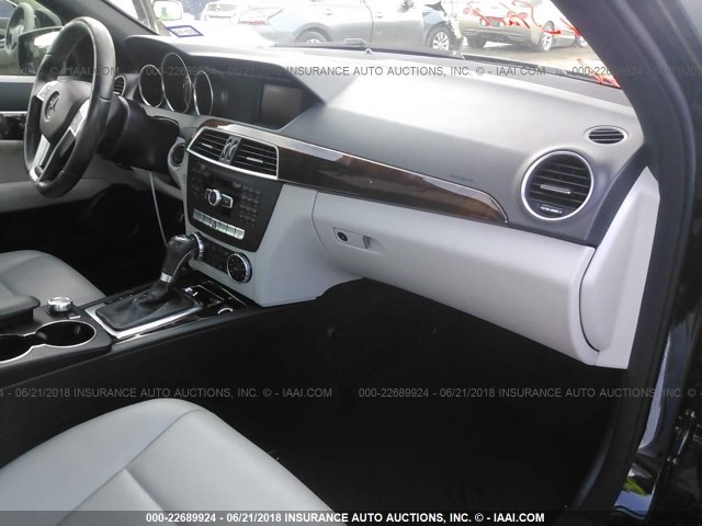 WDDGF5HB5DA850518 - 2013 MERCEDES-BENZ C 350 BLACK photo 5