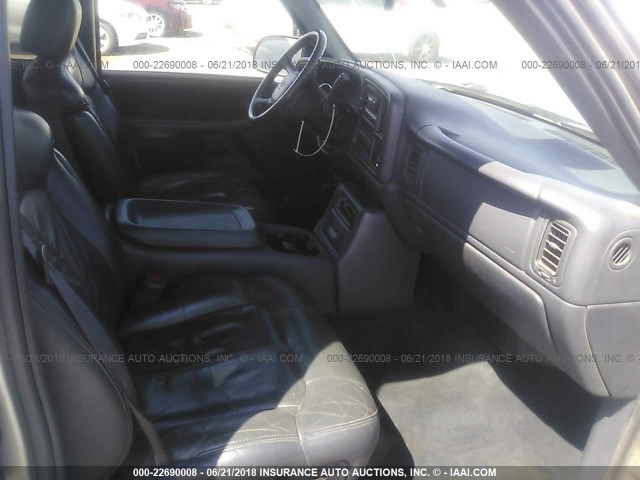 2GCEC19T8Y1196852 - 2000 CHEVROLET SILVERADO C1500 TAN photo 5