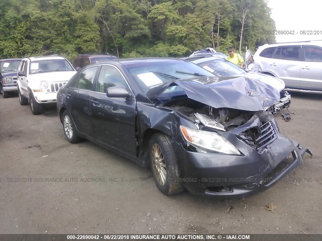 4T4BE46K68R023590 - 2008 TOYOTA CAMRY CE/LE/XLE/SE GRAY photo 1