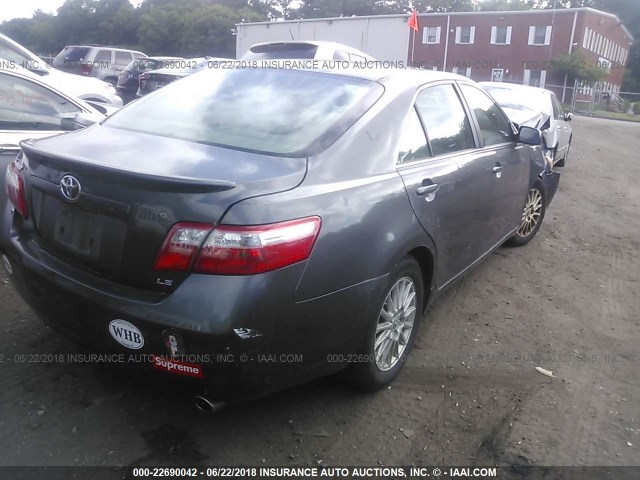 4T4BE46K68R023590 - 2008 TOYOTA CAMRY CE/LE/XLE/SE GRAY photo 4
