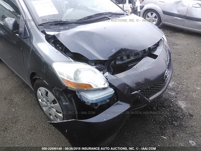 JTDBT903894061049 - 2009 TOYOTA YARIS GRAY photo 6