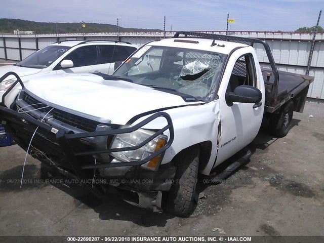 1GBHK34KX8E188989 - 2008 CHEVROLET SILVERADO K3500 WHITE photo 2